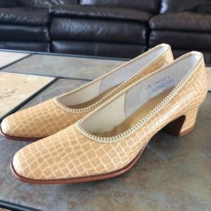 Vintage Deliso Block Heel Alligator Pumps 5.5